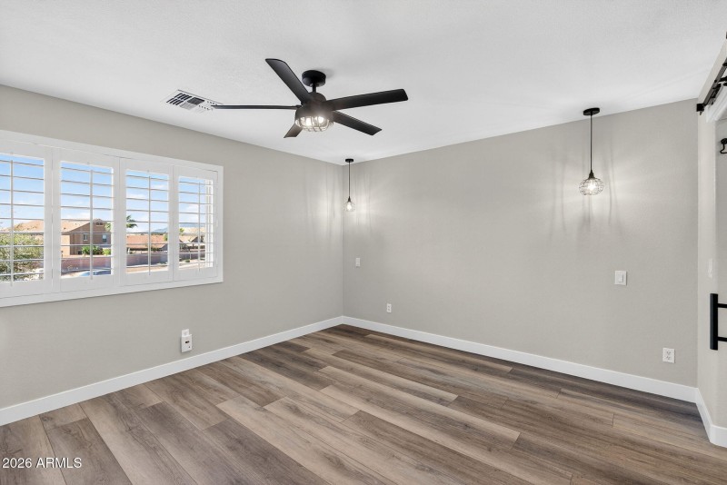 25-web-or-mls-62Davis Way