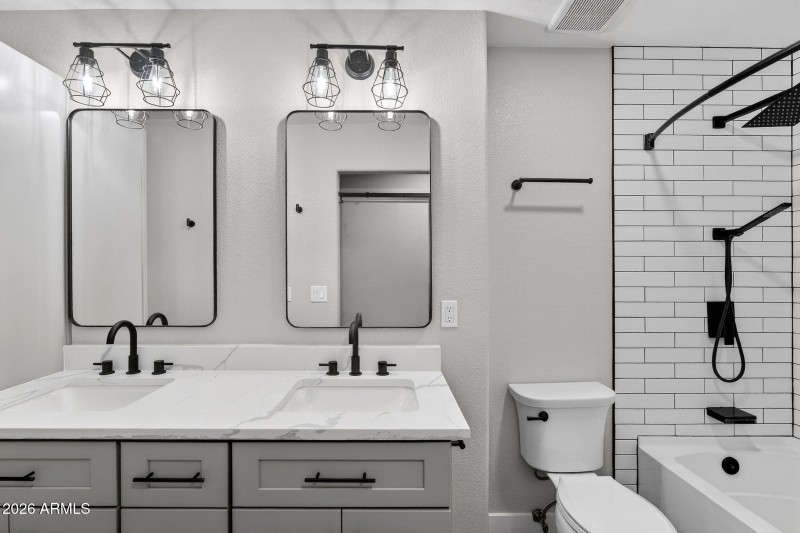 31-web-or-mls-72Davis Way