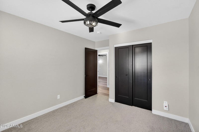 40-web-or-mls-57Davis Way