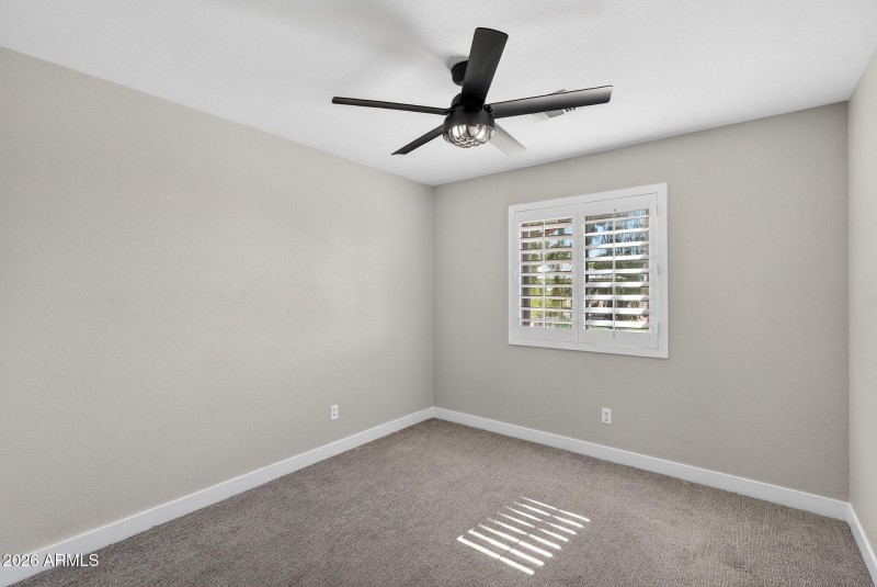 41-web-or-mls-56Davis Way