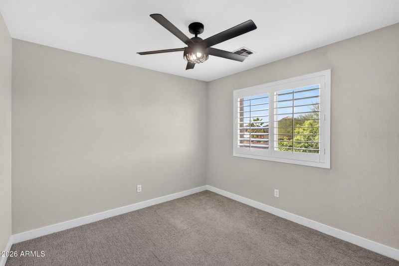 43-web-or-mls-58Davis Way