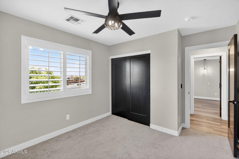 44-web-or-mls-60Davis Way