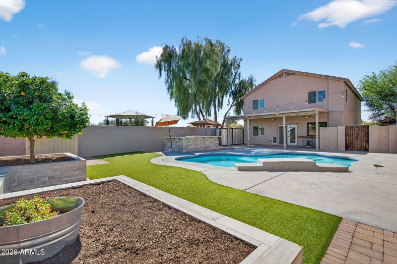 49-web-or-mls-75Davis Way