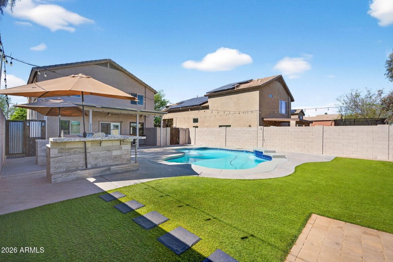 50-web-or-mls-76Davis Way