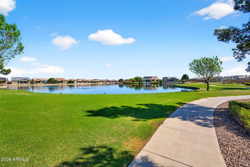 70-web-or-mls-20Davis Way