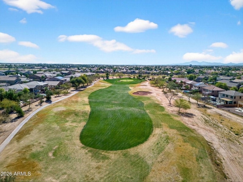 81-web-or-mls-04Davis Way