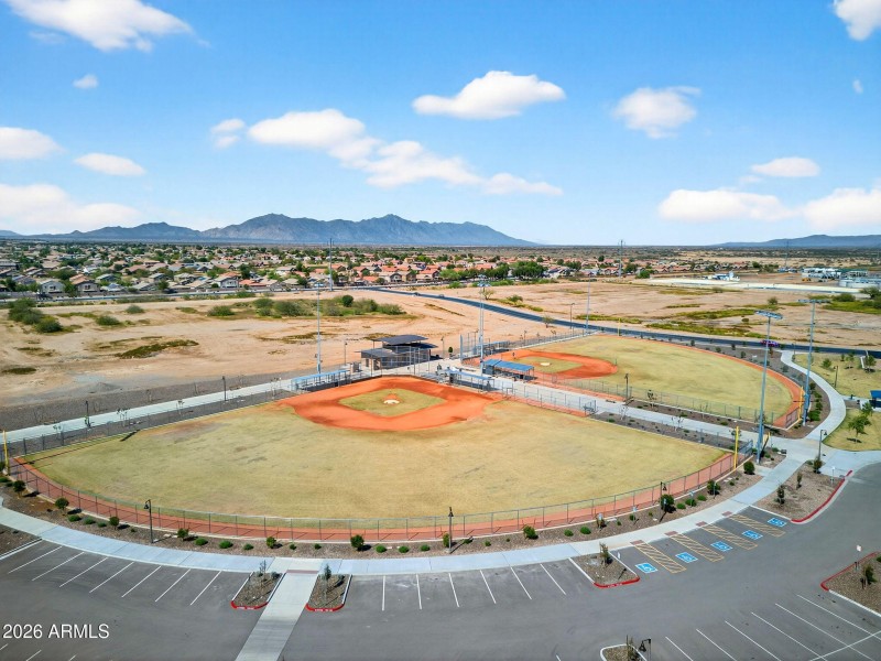 83-web-or-mls-08Davis Way