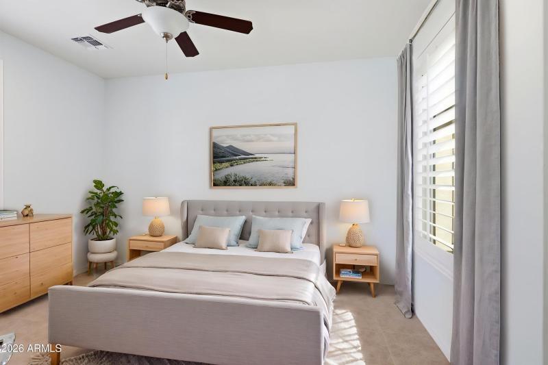 22-IMG_2379 - Bedroom - Standard - 10