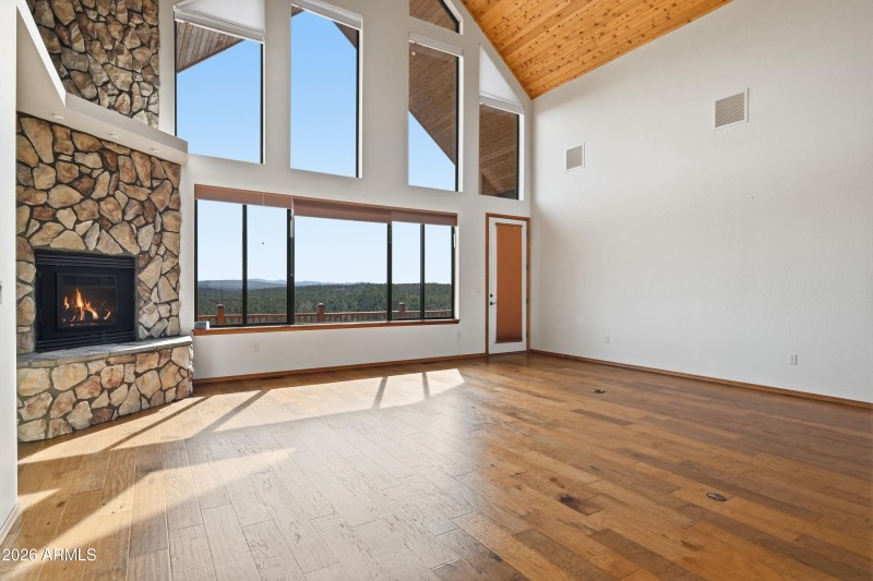 18_nkn_6105_with_fire