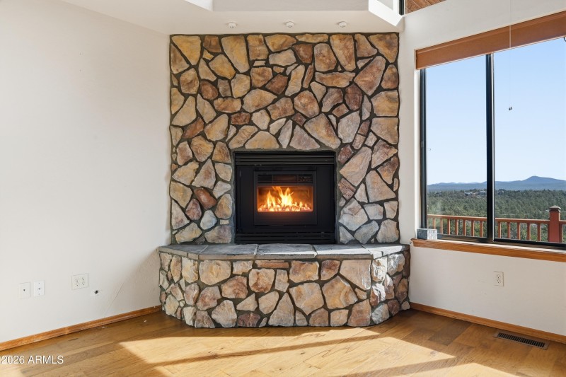 20_nkn_6111_with_fire