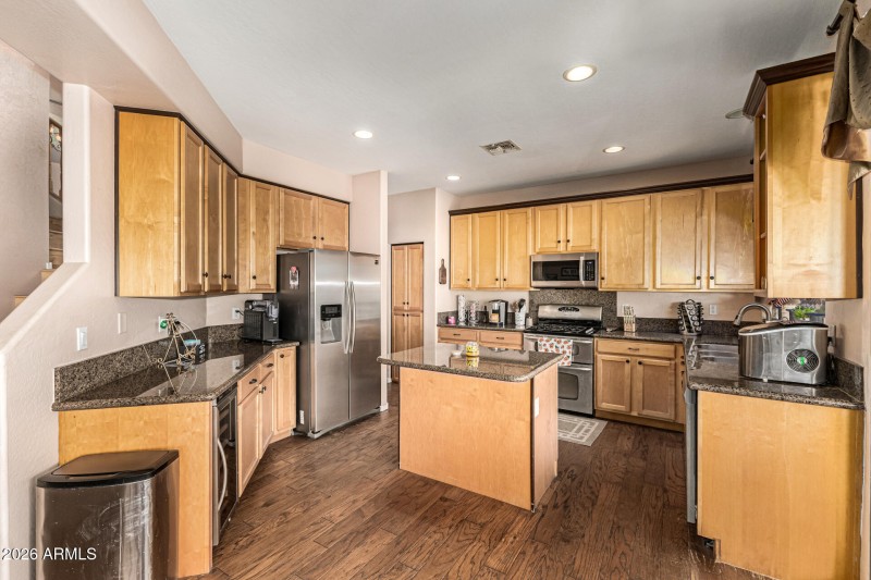 Lots Of Cabinets/Storage