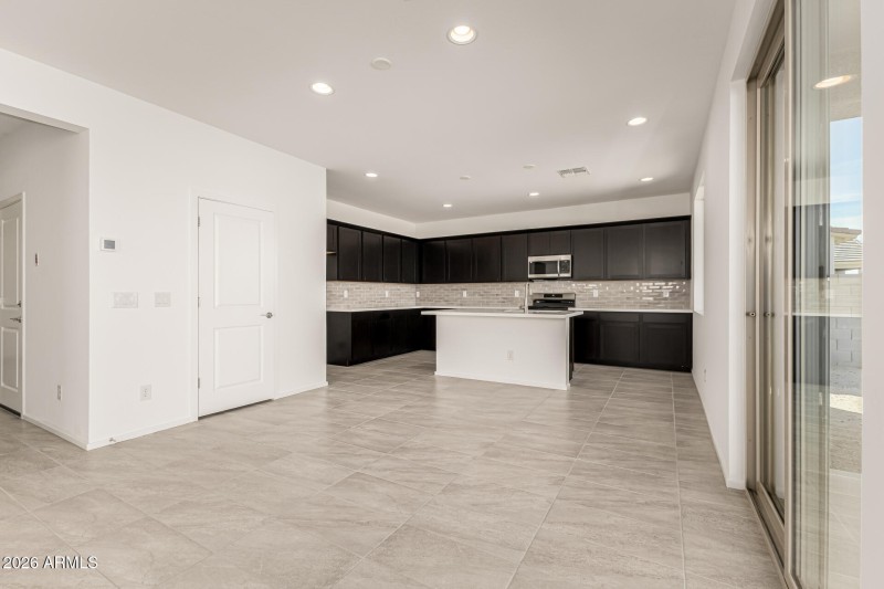 10 - Crescent Moon 46800