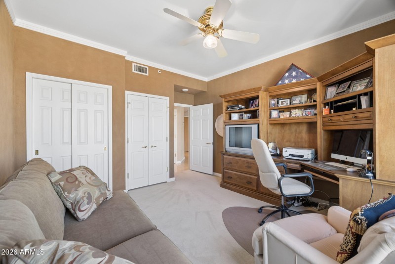 11-web-or-mls-1040-e-osborn-rd-803