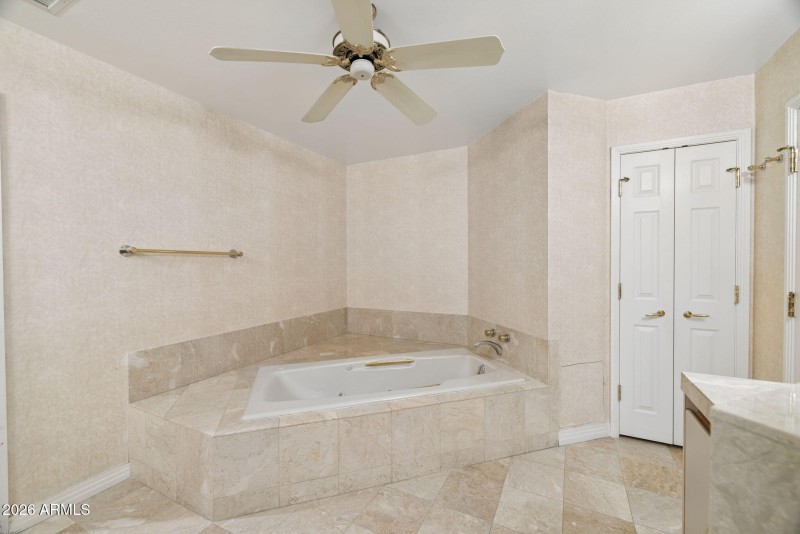 18-web-or-mls-1040-e-osborn-rd-803