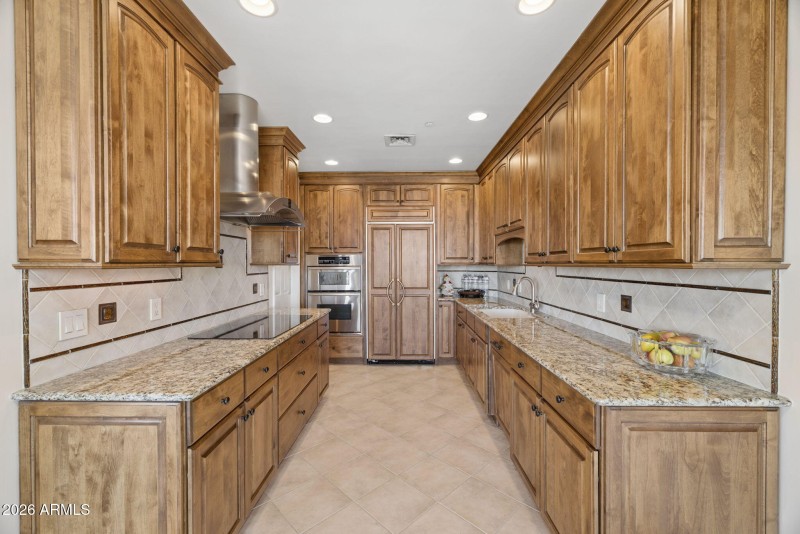 28-web-or-mls-1040-e-osborn-rd-803