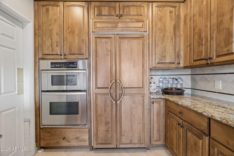 32-web-or-mls-1040-e-osborn-rd-803