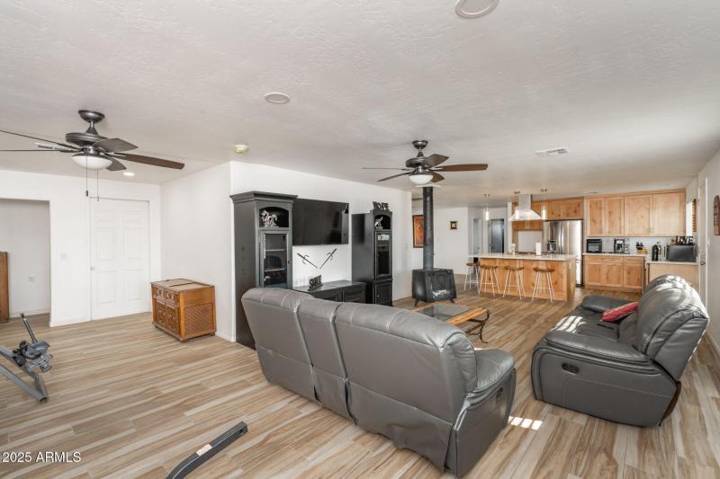 3-web-or-mls-3780-w-northern-ave