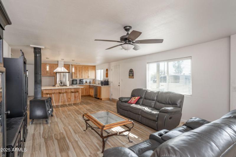 5-web-or-mls-3780-w-northern-ave