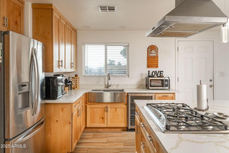 10-web-or-mls-3780-w-northern-ave