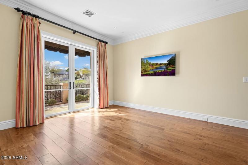 #75 guestroom2 with courtyard