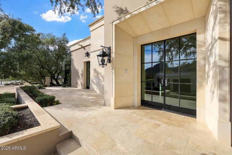 #75 detail front patio