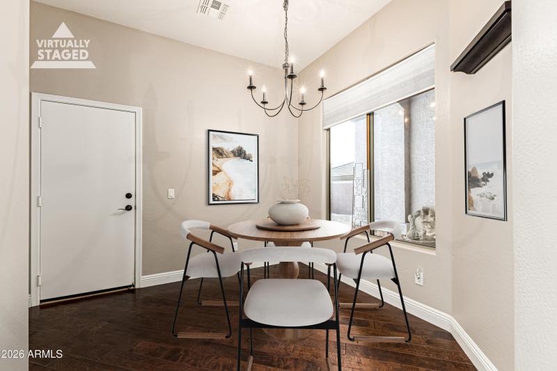 Virtual stage eat in kitchen