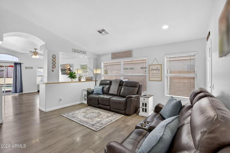 5-web-or-mls-33E Dry Creek Rd