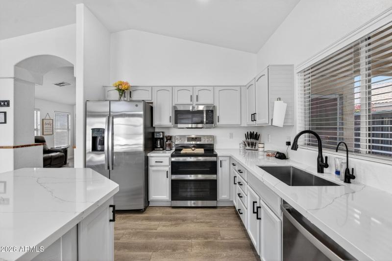 11-web-or-mls-39E Dry Creek Rd