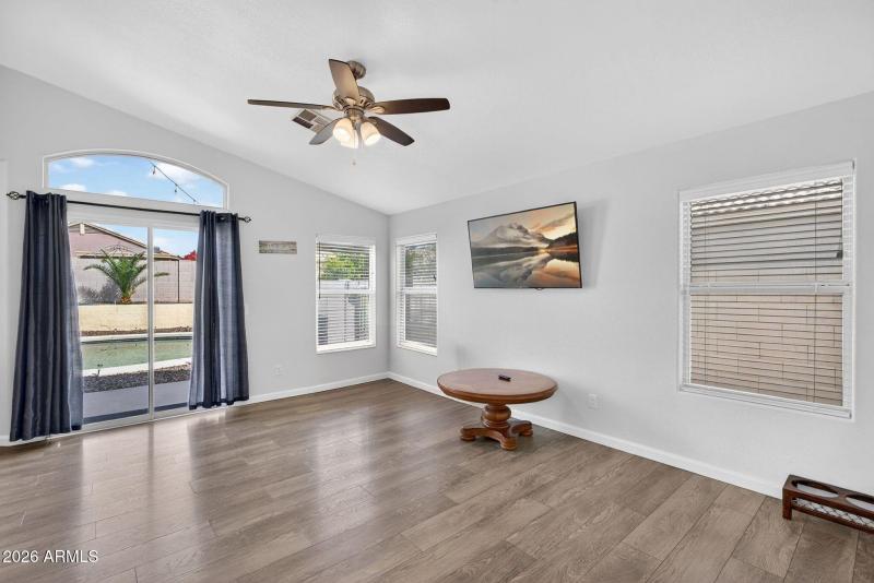 15-web-or-mls-35E Dry Creek Rd