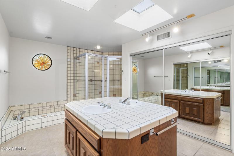 Seperate Tub and Shower