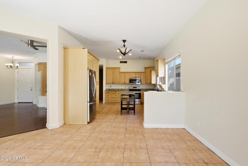 8_1645 e orangewood st-8