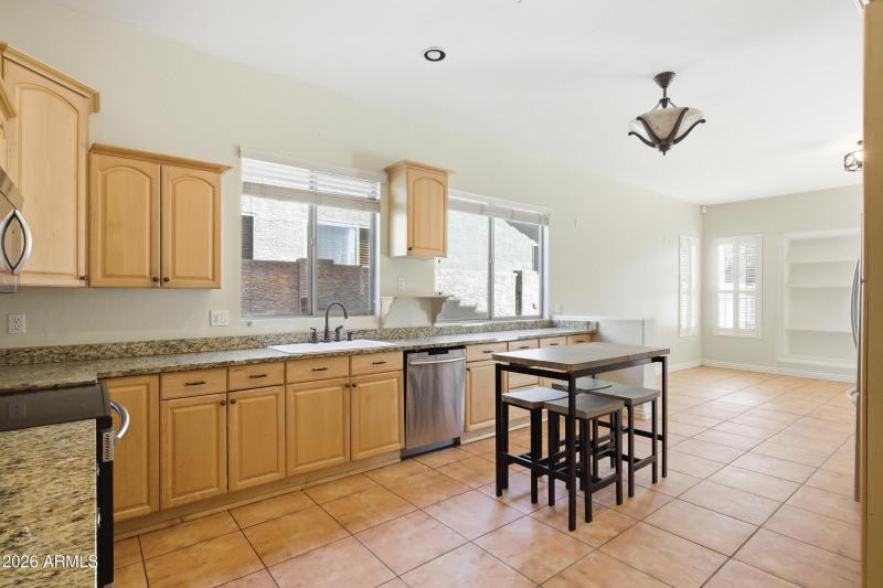 14_1645 e orangewood st-14