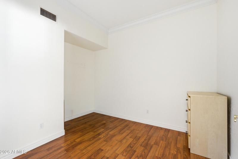 20_1645 e orangewood st-20