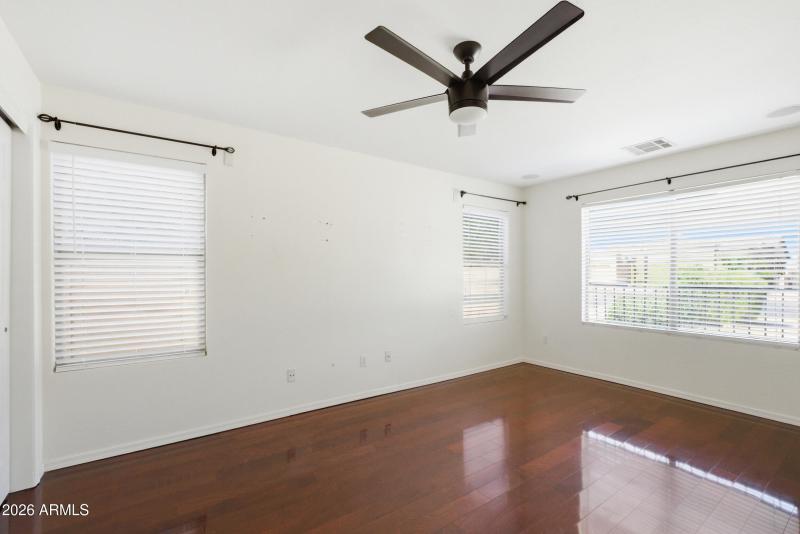 27_1645 e orangewood st-27