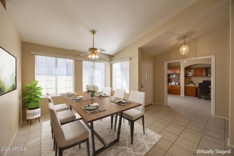 DINING VIRTUALLY STAGED