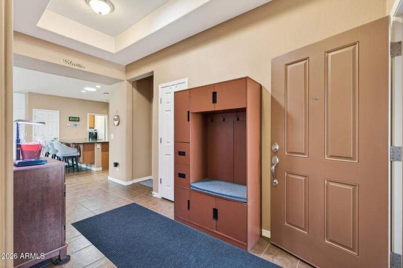 09_18349_W_Carol_Ave9_mls