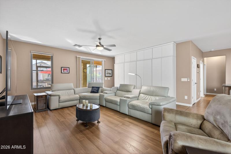 12_18349_W_Carol_Ave12_mls