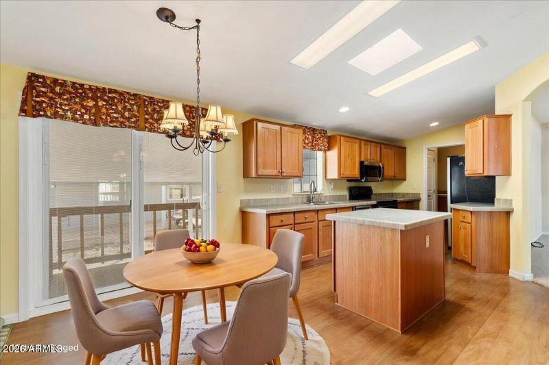 12-Breakfast Nook Virtually Staged