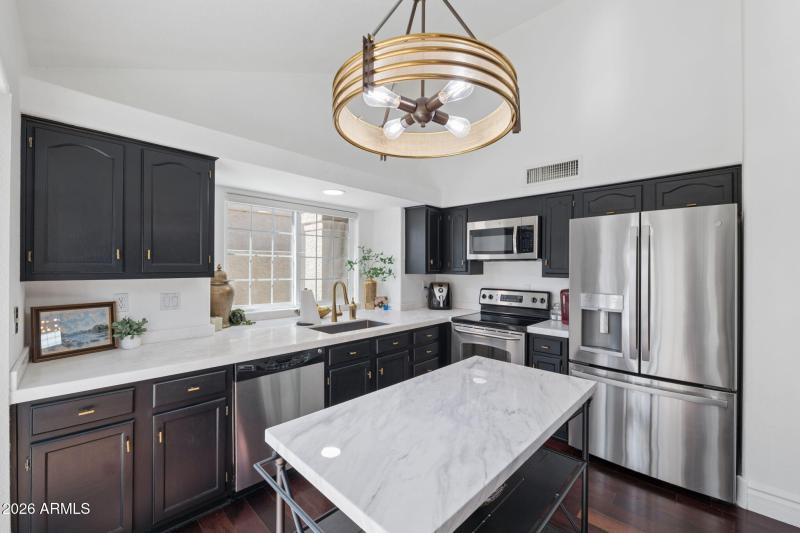 16-web-or-mls-7925-e-pepper-tree-ln