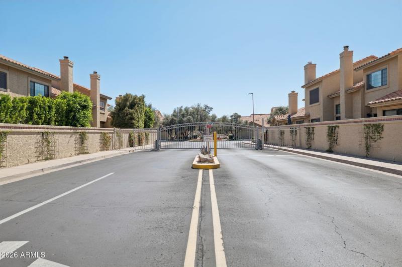 37-web-or-mls-7925-e-pepper-tree-ln