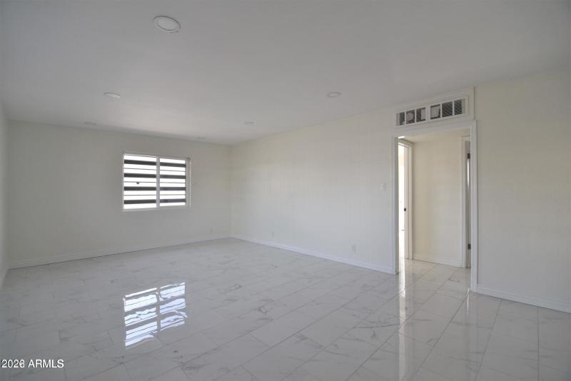 20220114182345214891000000-o