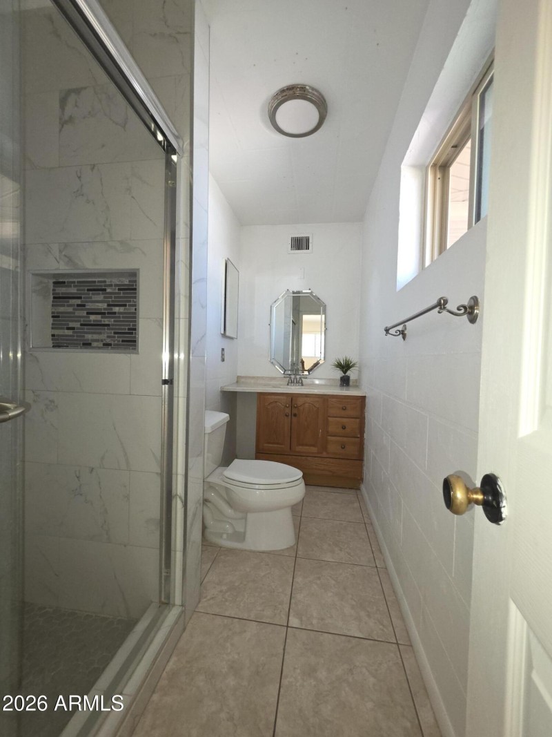 MASTER BATHROOM-Entrance