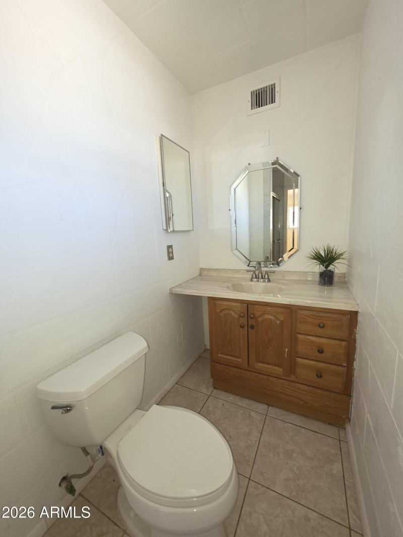 MASTER BATHROOM-Vanity