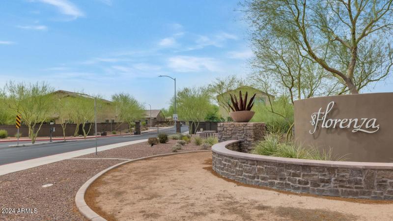 10148 W Avenida Del Rey-large-033-002-10