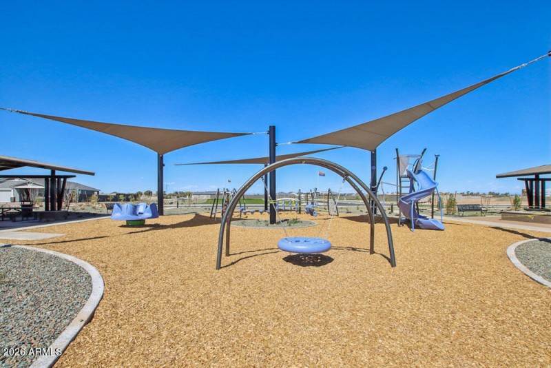 47-web-or-mls-W Beryl Ave-909