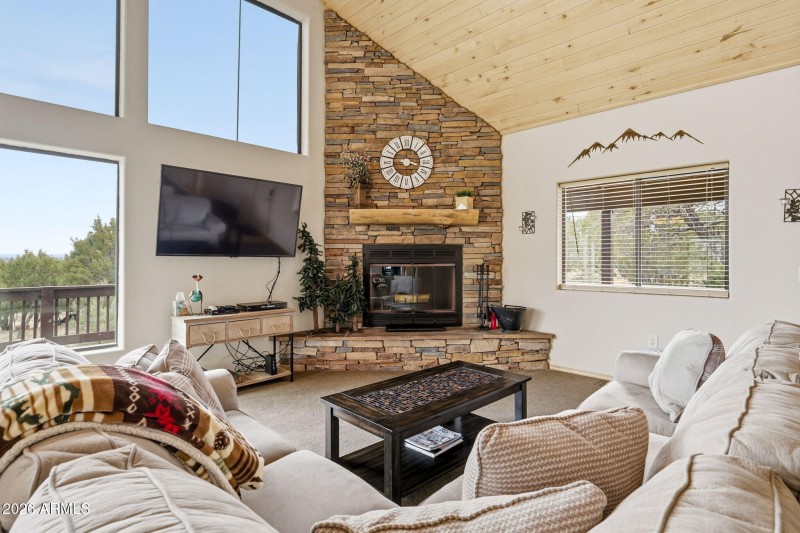 3437RiataRd-HeberOvergaard-AZ-6