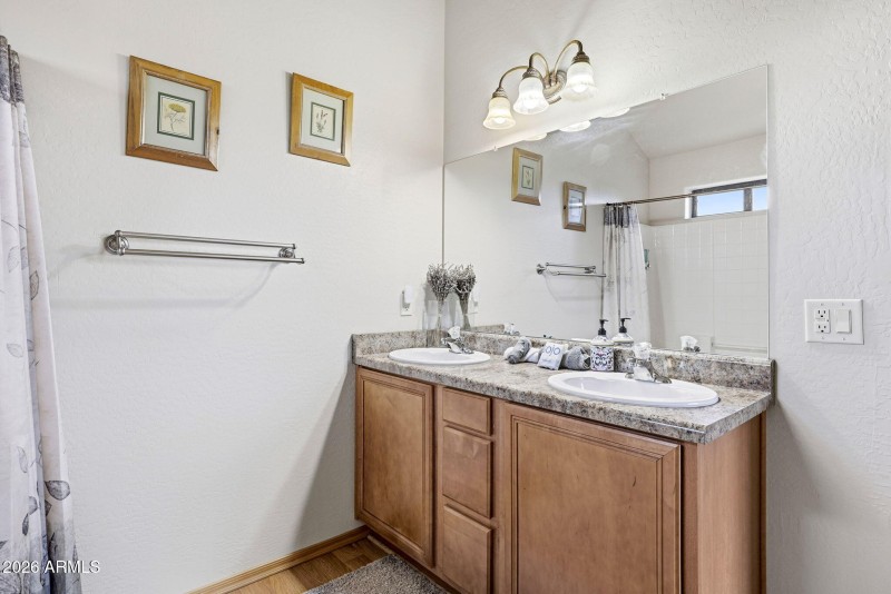 3437RiataRd-HeberOvergaard-AZ-20