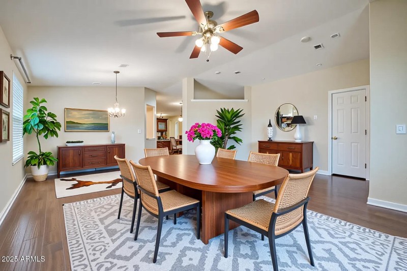 Dining Room (2)(staged)