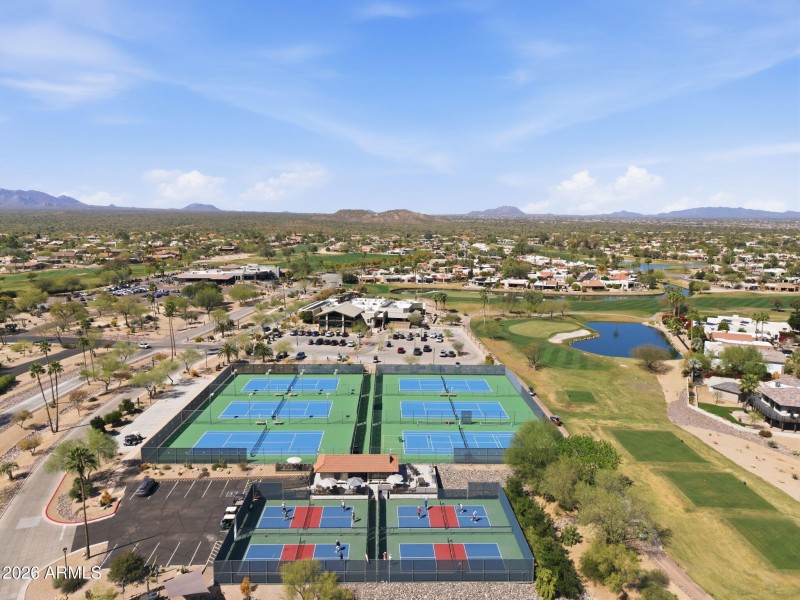 Community Pickleball & Tennis Courts