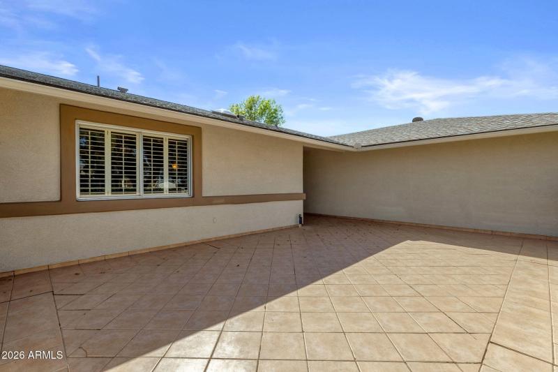 6-web-or-mls-19041-n-lakeforest-dr